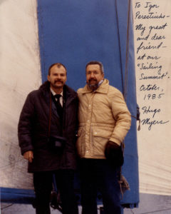 Ігор Перестюк та Гуго Маєрс під час прогулянки Дніпром на тримарані «Байда», Жовтень 1985 р.
